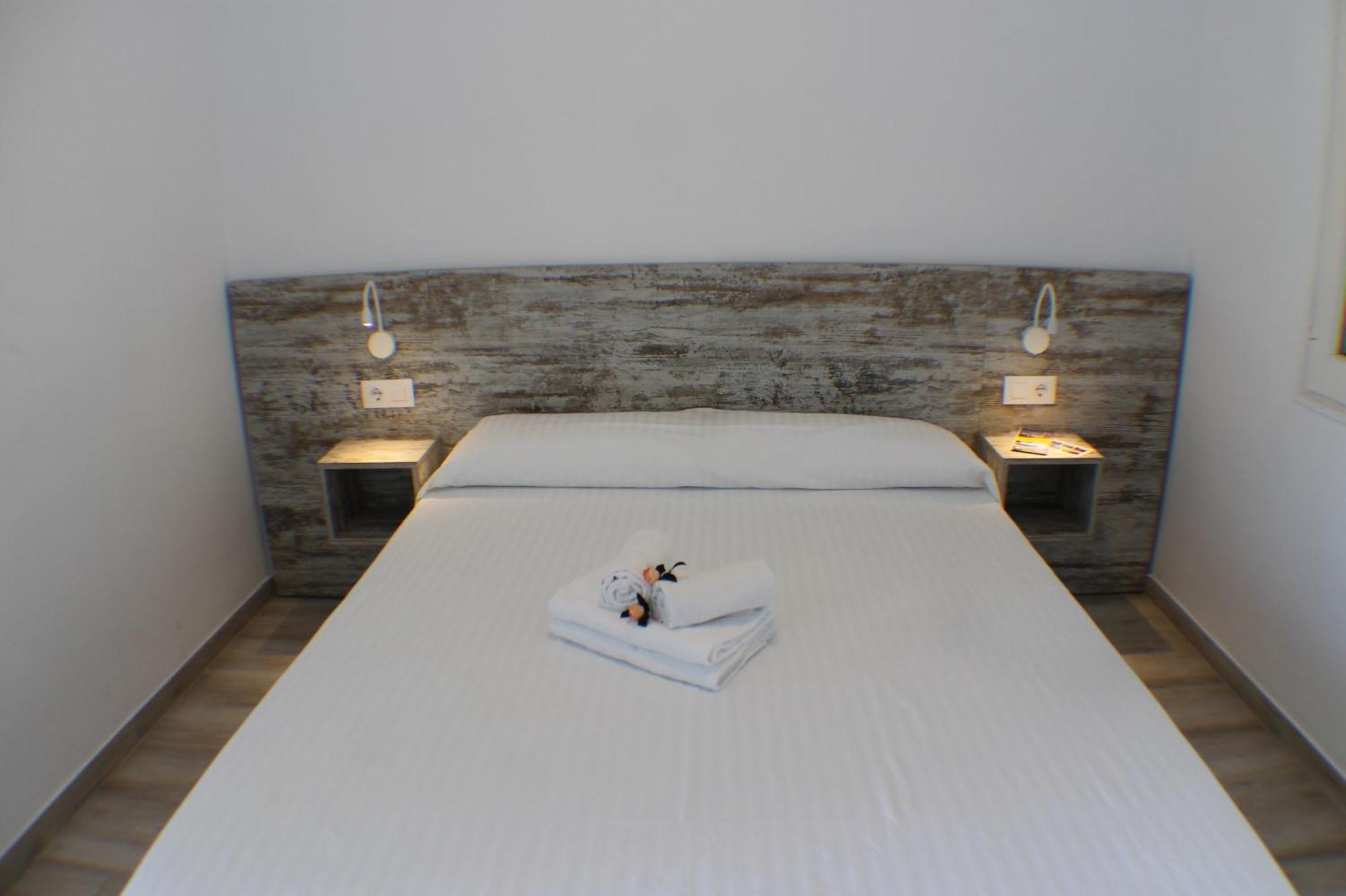 Agi Gloria Rooms Roses Exterior foto